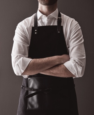 Logo trade firmakingituse pilt: VINGA Casbas purjeriidest põll